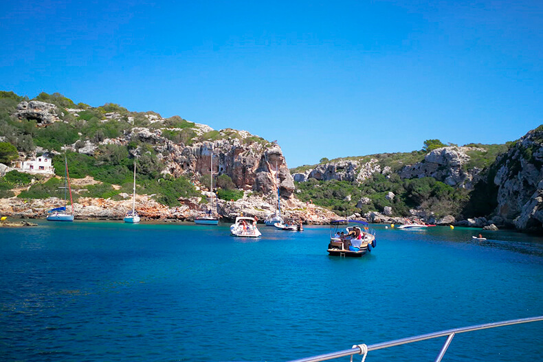 L’Illa de l’Aire - Cales coves - Addaia Charters Menorca