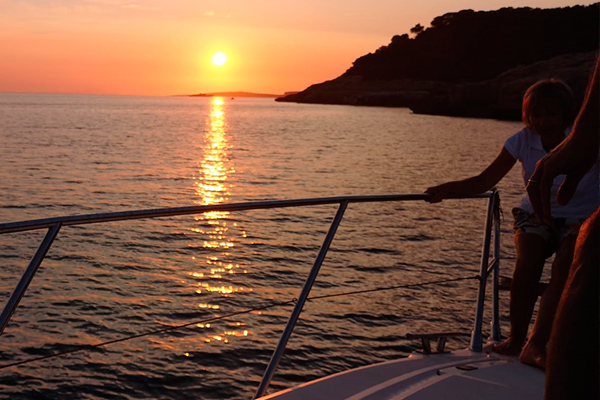 Alquiler embarcación con patrón - Addaia Charters Menorca