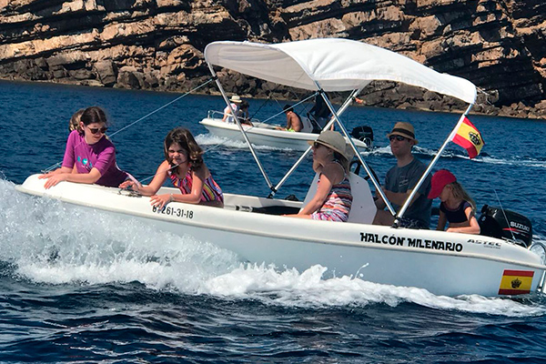 Embarcación Halcón Milenario - Addaia Charters Menorca