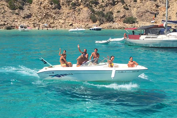Quienes Somos en Addaia Charters - Alquiler de embarcaciones en Menorca